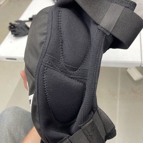 Race Face Ambush Knee Armor, XL - Black And Green S22