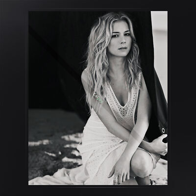 Emily VanCamp 020 | 8 x 10 Photo | Celebrity Actress, Beautiful Woman