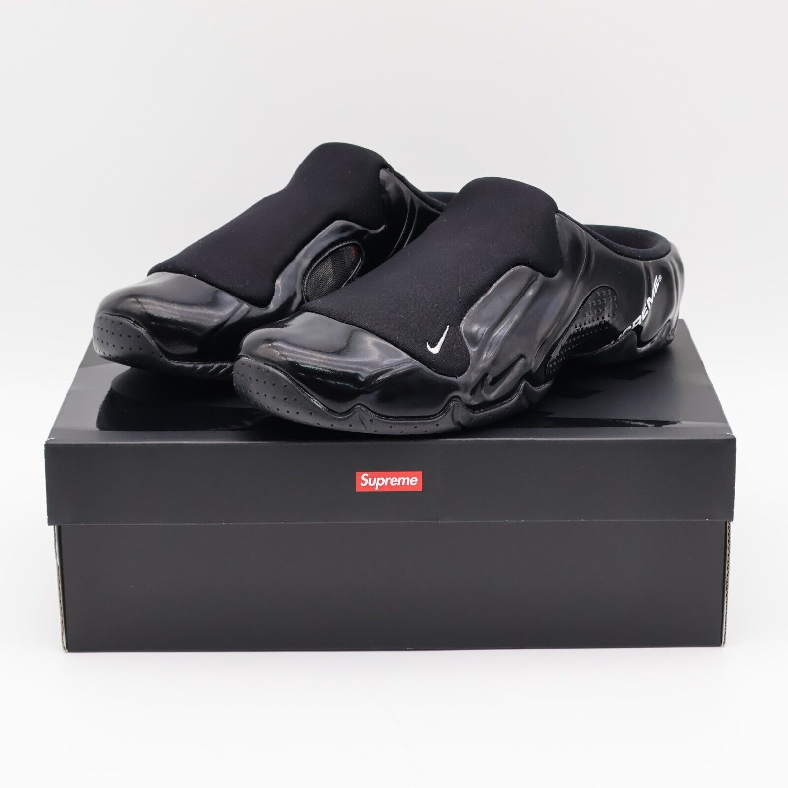HJ6215-001 Supreme Nike Clogposite SP Black FW24 Week3 HJ6215-001 Supreme Nike Clogposite SP Black FW24 Week3
