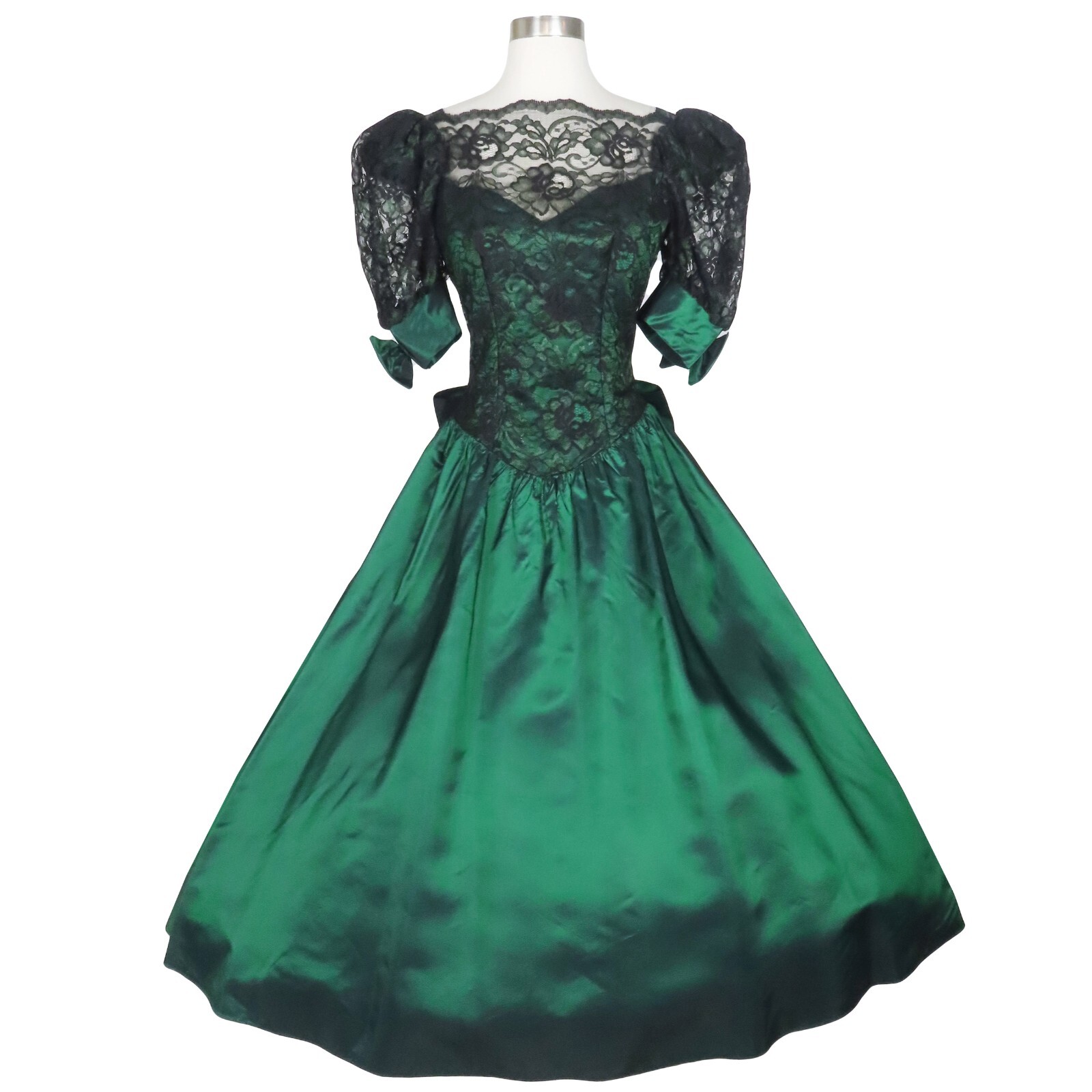 Vintage 80s Green Taffeta Black Lace Puff Sleeve Full Skirt Vintage 80s Green Taffeta Black Lace Puff Sleeve Full Skirt