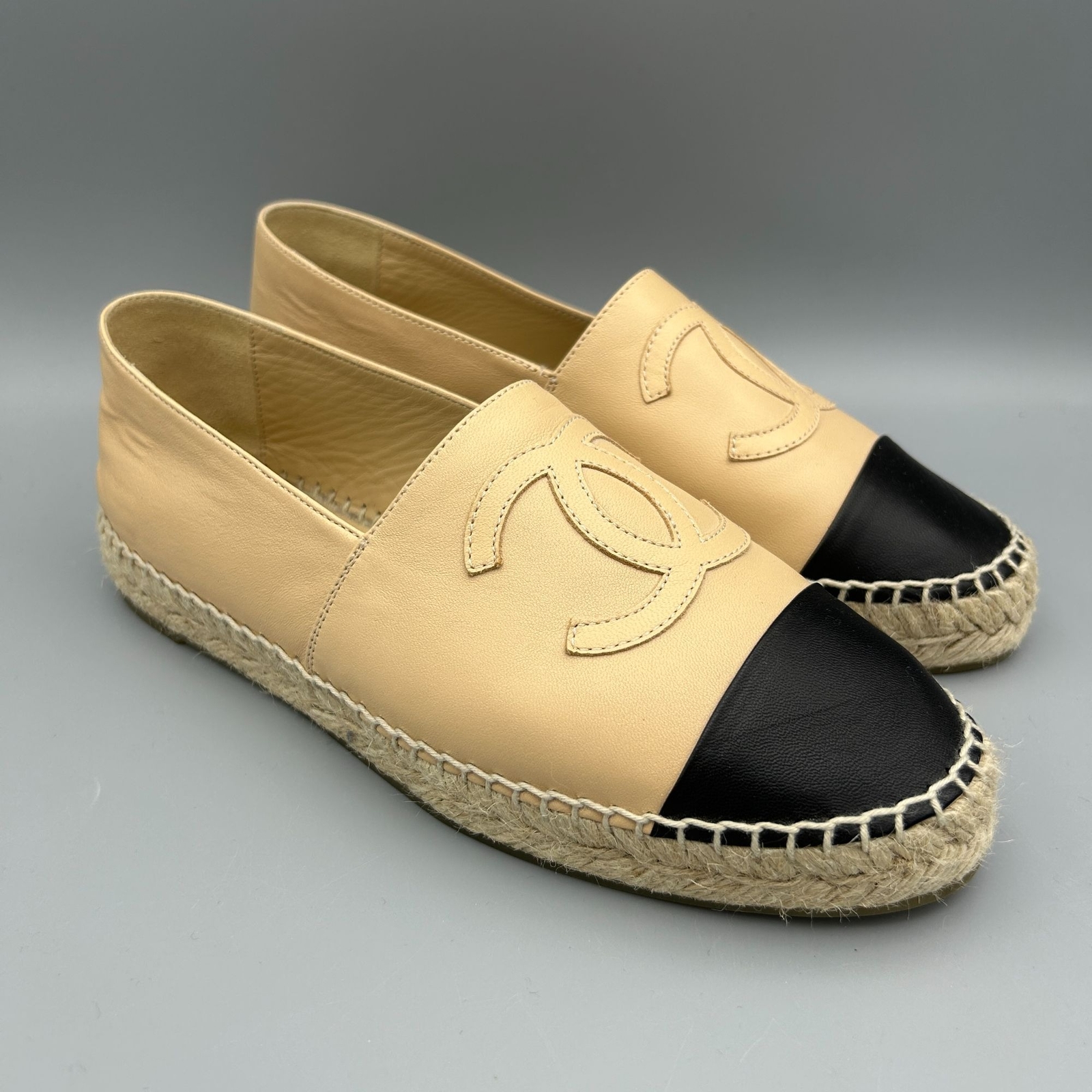 Chanel Size EU 38 / US 7 Espadrille Cream Black Lambskin Chanel Size EU 38 / US 7 Espadrille Cream Black Lambskin