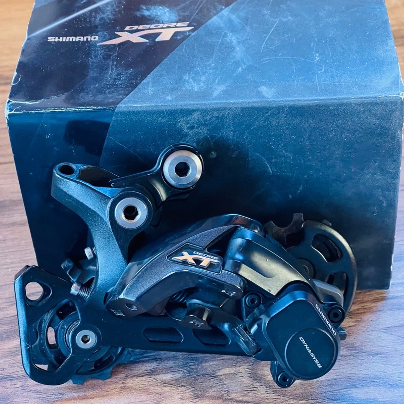 Shimano Deore XT RD-M8000 Shadow GS Medium Cage 11 Speed Rear