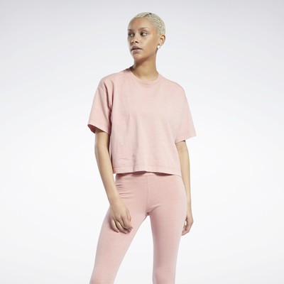 

Женская укороченная футболка Reebok Classics Natural Dye SS Lifestyle Frost Berry Tee, Розовый, Reebok Classics Natural Dye Cropped SS Lifestyle T-Shirt