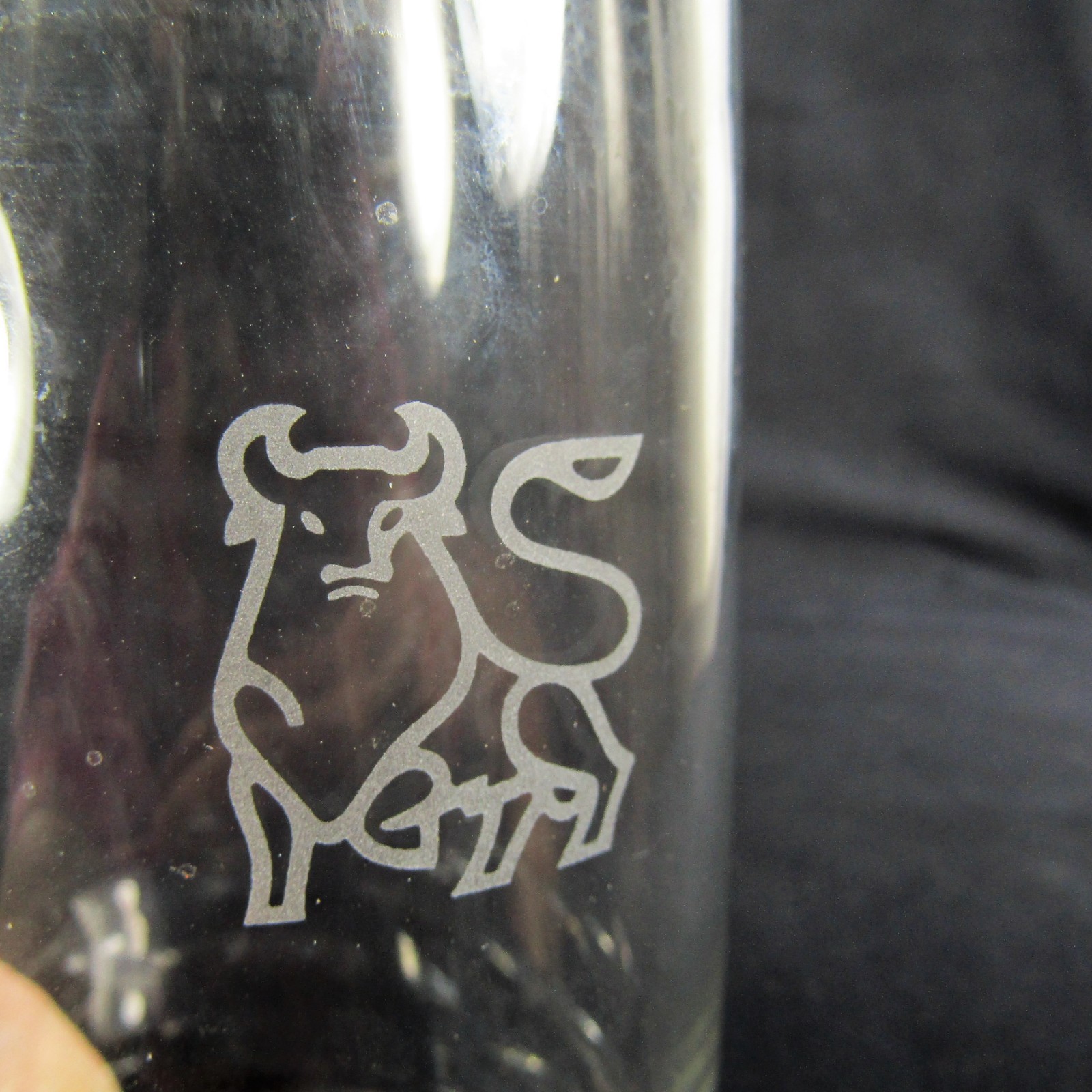 Merrill Lynch Bull Glasses Set of 4 Tumblers Logo Vintage Libby Bottom Heavy