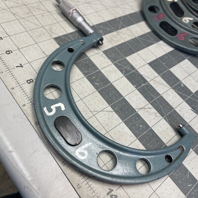 MITUTOYO 5 - 6'' Outside Micrometer #103-220A   (k231
