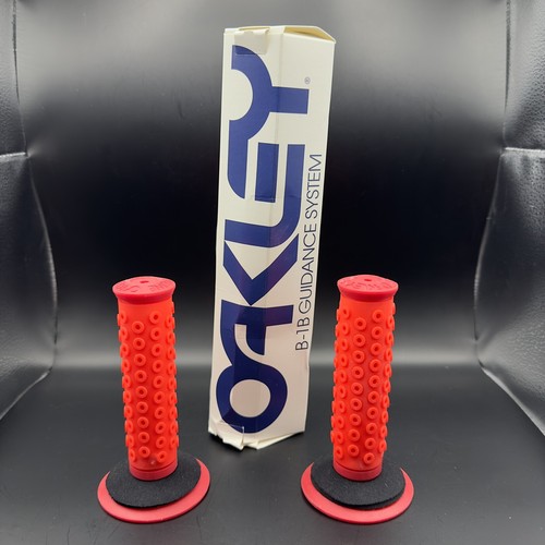 OAKLEY オークリー B-1B 自転車グリップ OLD BMX MTB 赤 OAKLEY オークリー B-1B 自転車グリップ OLD BMX MTB 赤 - メルカリ