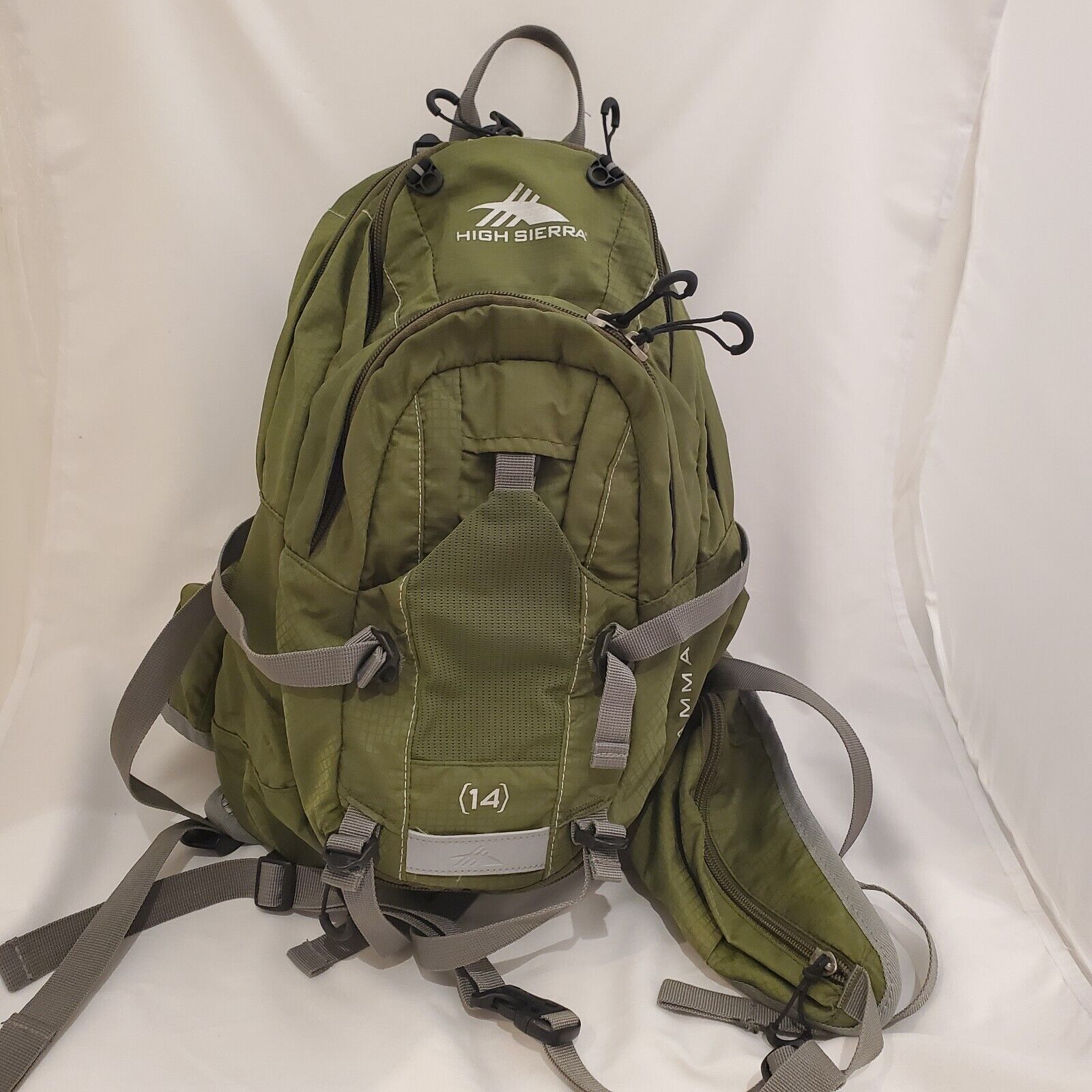 High Sierra Gamma 14 liter hydration day pack, green, hiking, camping, cycling High Sierra Gamma 14 liter hydration day pack, green, hiking, camping, cycling