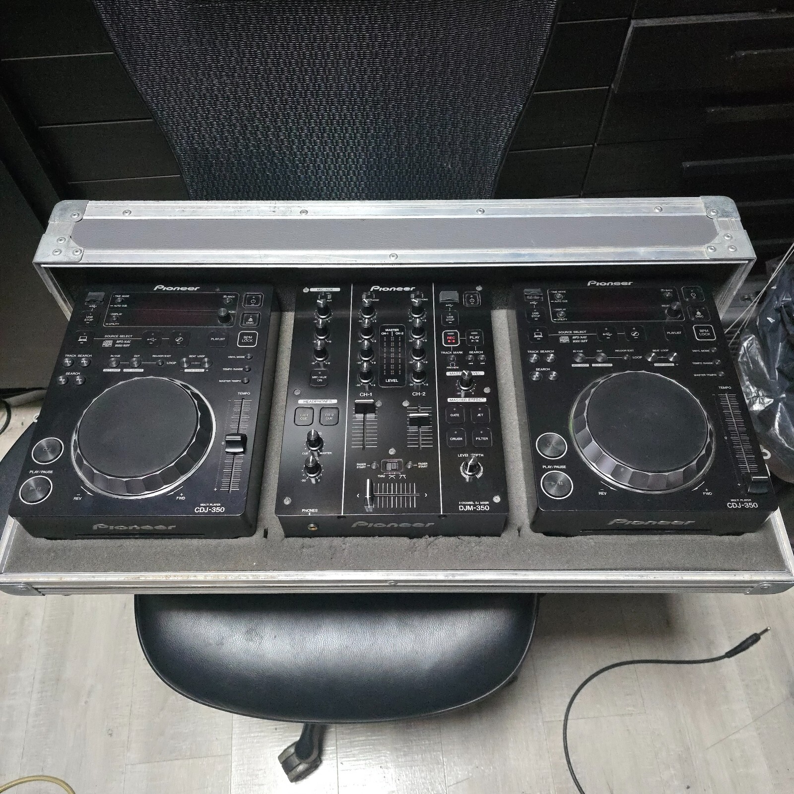 Pioneer CDJ 350 (Pair) + DJM-350 Mixer with original flight