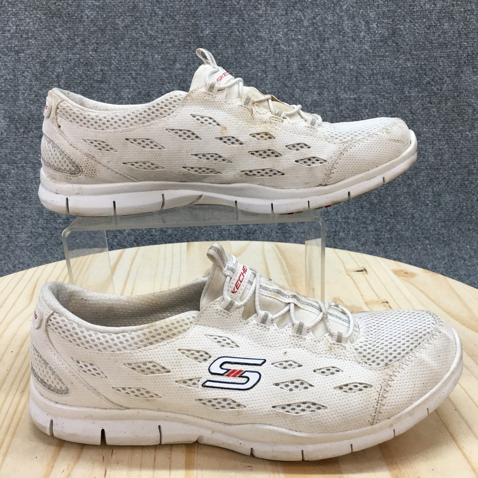 SKECHERS RUMBLE ON- WHITE 23.0センチ SKECHERS RUMBLE ON- WHITE 23.0センチ