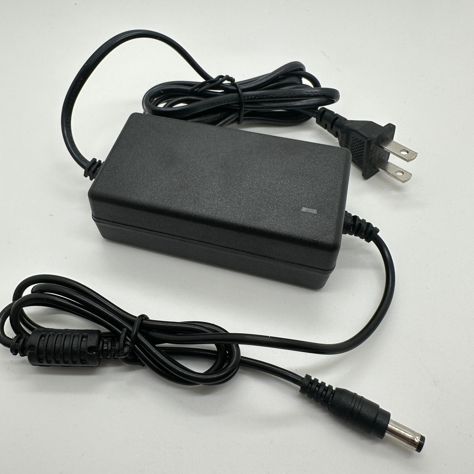 【美品】BOSS GT-10 （シールド、電源アダプタ、ヘッドフォン付属） 美品】BOSS GT-10 （シールド、電源アダプタ、ヘッドフォン付属）