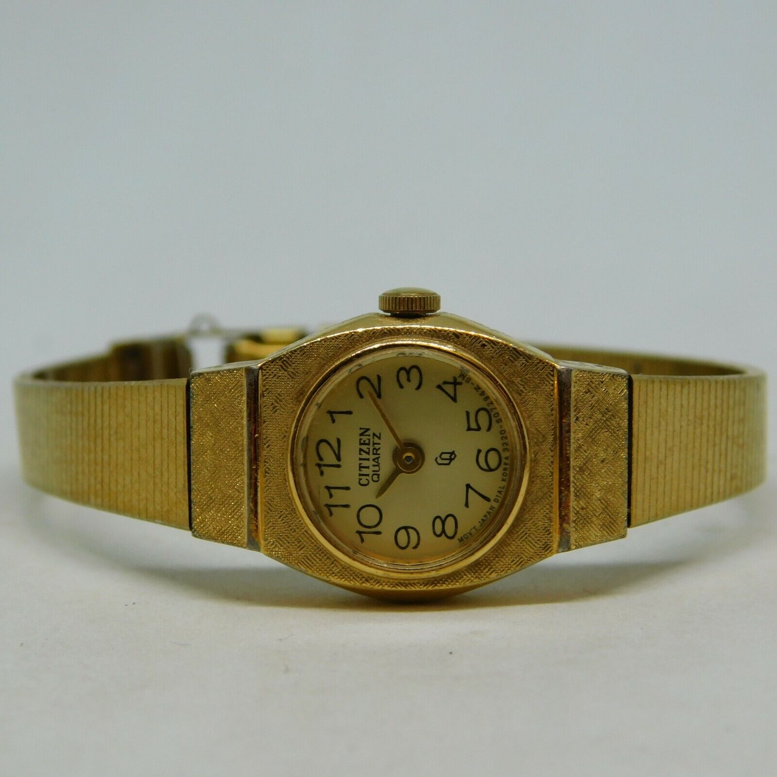 Citizen QQ 3220-899911 SMW Gold Tone Quartz Analog Ladies Citizen QQ 3220-899911 SMW Gold Tone Quartz Analog Ladies