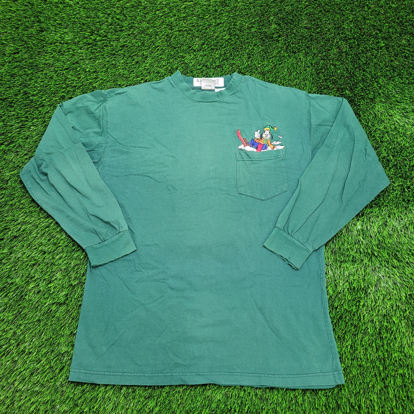 Disney Funny Goofy Ski Skiing Pocket Shirt M 20x27 (L) Distressed Faded Green