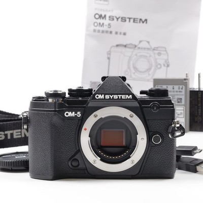 Cámara sin espejo OM SYSTEM OM-5 negra (conteo de obturadores: 708) [como nue...
