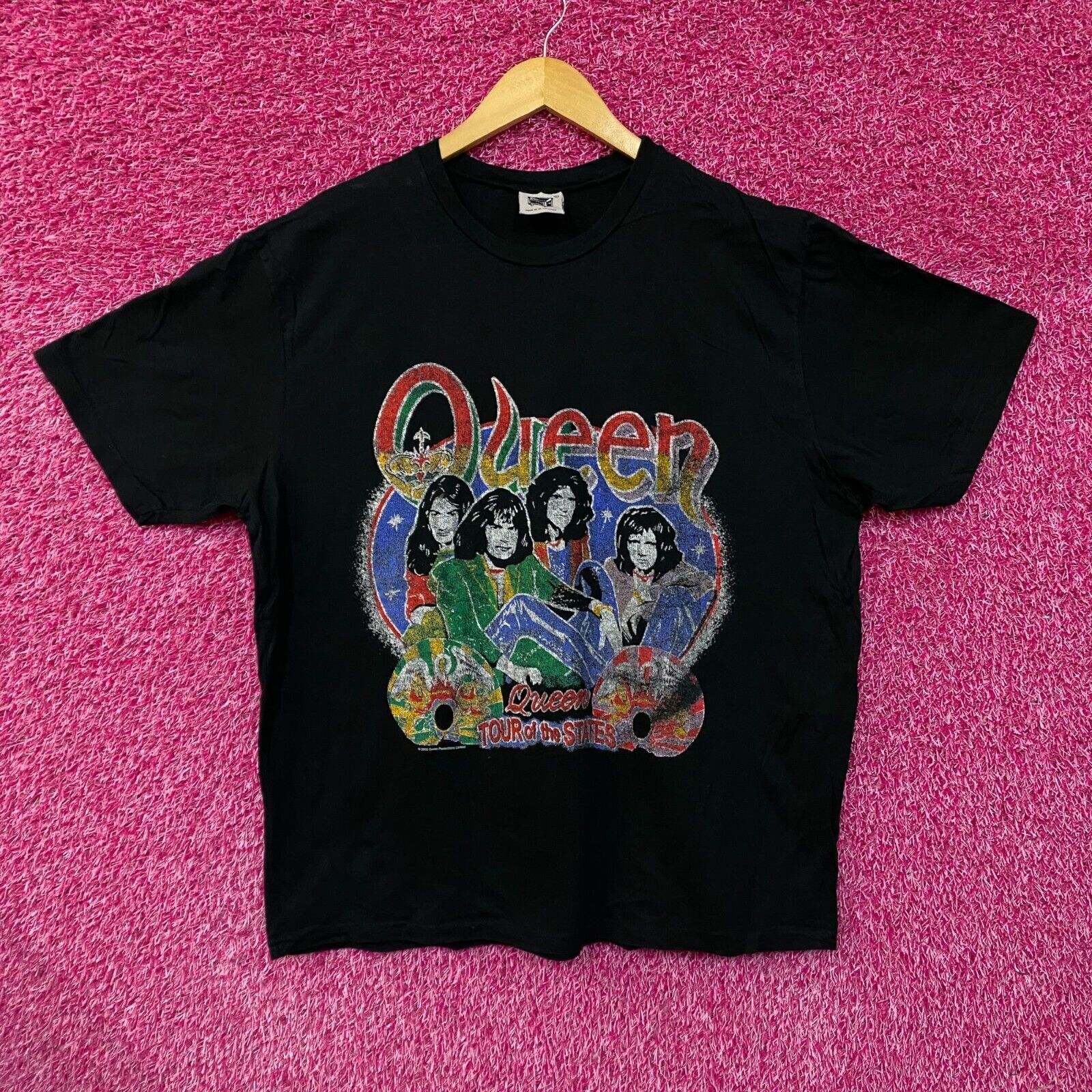 Ameri（アメリ）の「QUEEN TOUR´80 BLK TEE（Tシャツ/カットソー