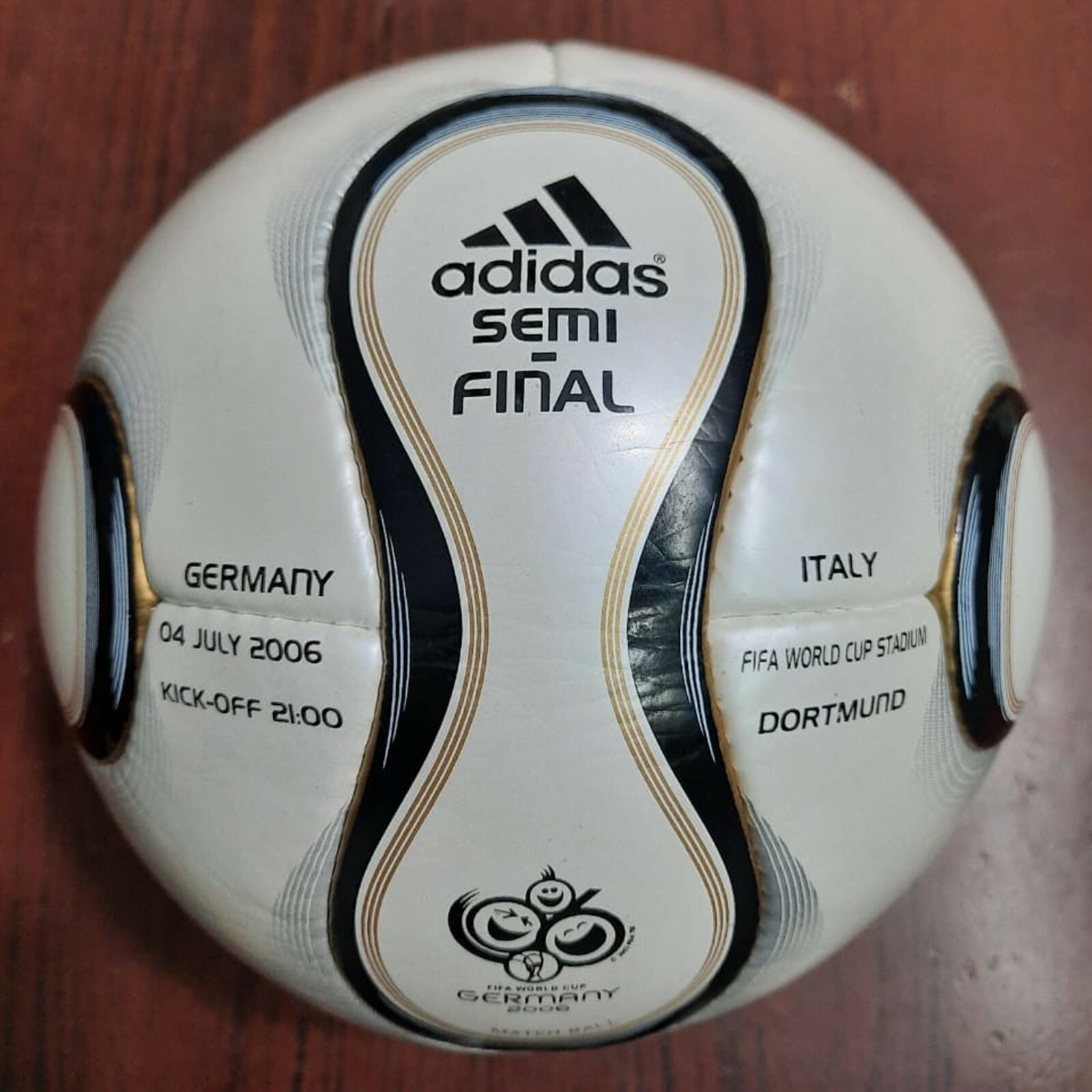bola adidas teamgeist
