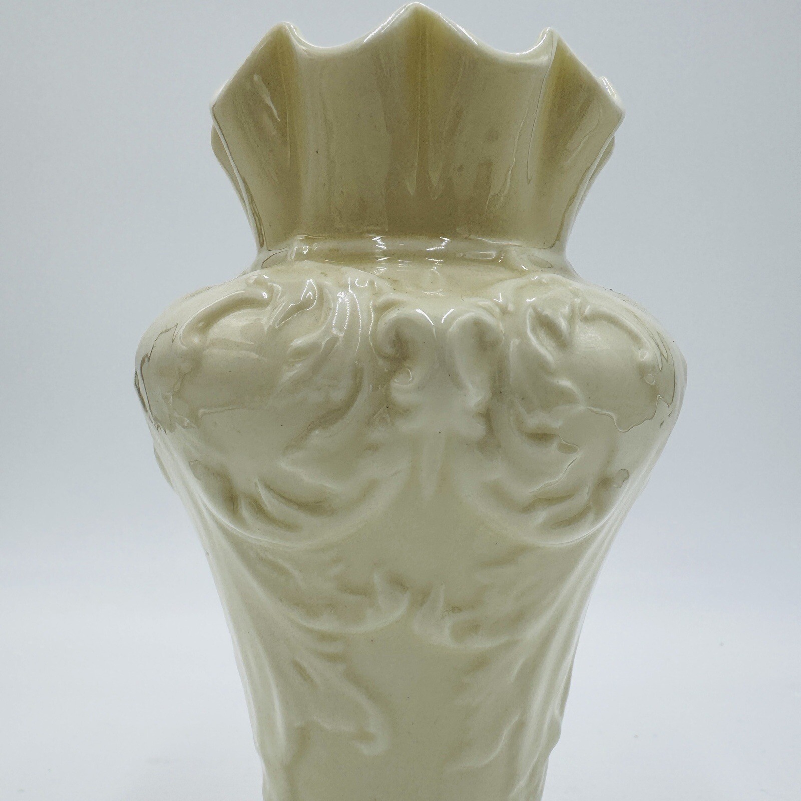 Vintage Belleek Rathmore Vase 3RD Green Mark 0857 6th Mark 1965 7.5