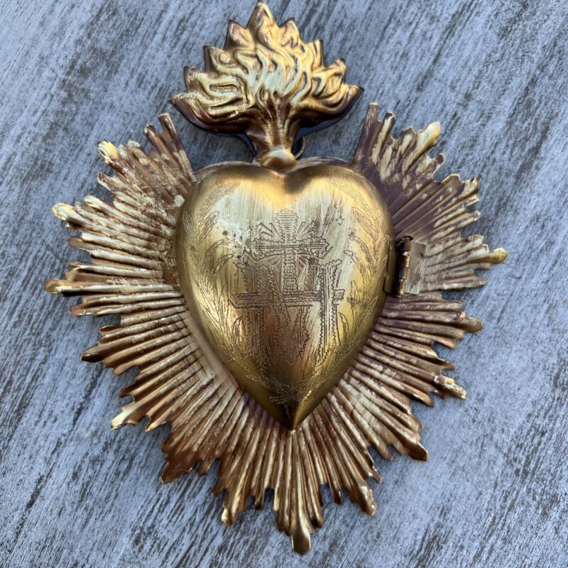 Sacred Heart Tin Milagros Goldtone