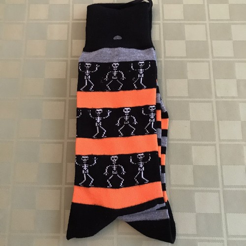 Legale Halloween Skeletons Black Orange Mens Socks: NEW With Tags! Fun!