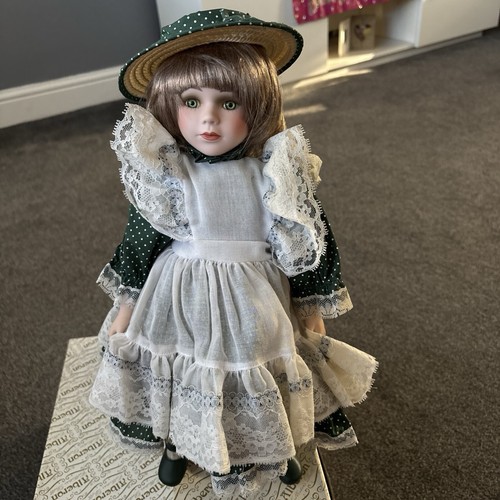 Alberon Collector Porcelain Doll +Stand Green Dress - original box