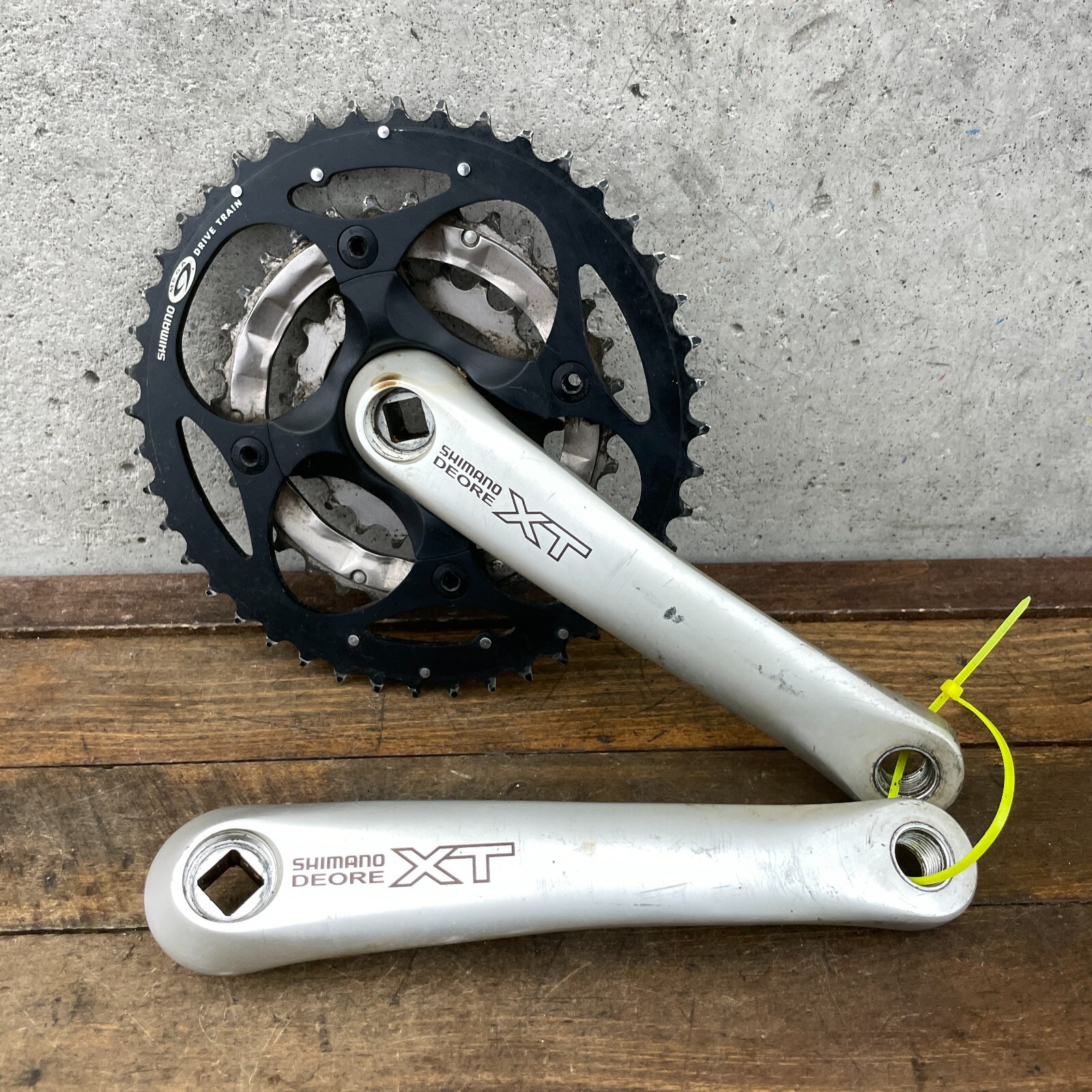 Shimano Deore XT FC-M750 Crank Set 175 mm Cranks SG Triple Shimano Deore XT FC-M750 Crank Set 175 mm Cranks SG Triple