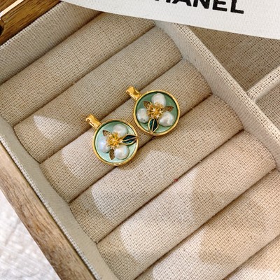 Freshwater Baroque Pearl Flower Earrings Studs Green & Gold - Brand New in Pouch
