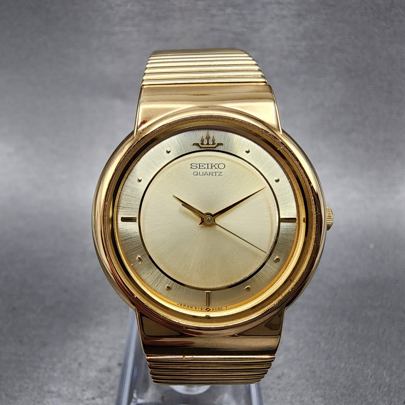 人気　SEIKO ゴールド 5Y91-6040 メンズ腕時計　美品 Seiko Quartz 5Y91-6040 Gold Plated Case Japan Made Vintage
