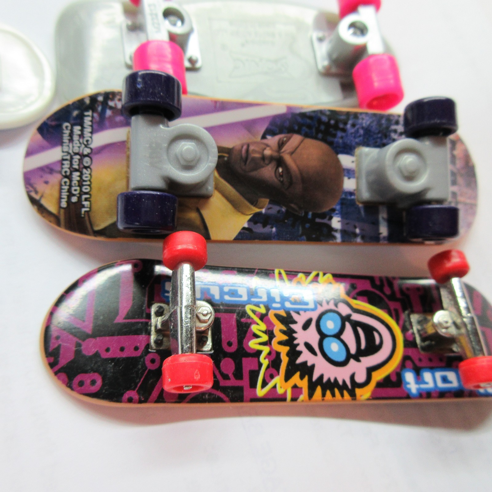 Mini Plastic Type Toy Skate Finger Board Skateboards Toys - 4