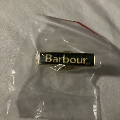 GENUINE BARBOUR PIN BADGE / GREEN WITH GOLD WRITING Enamel Lapel Original