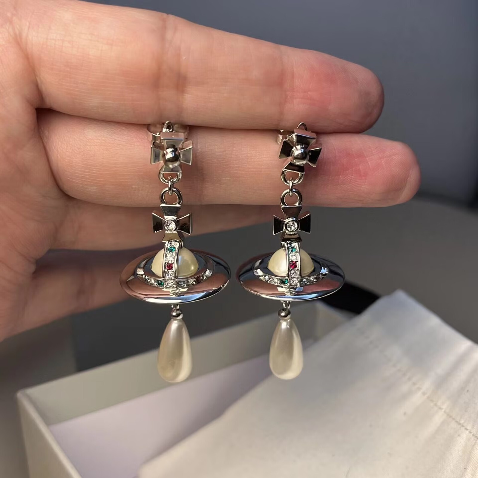 Vivienne Westwood ボックスセット Vivienne Westwood Planet 3D Drop earrings With Box Christmas