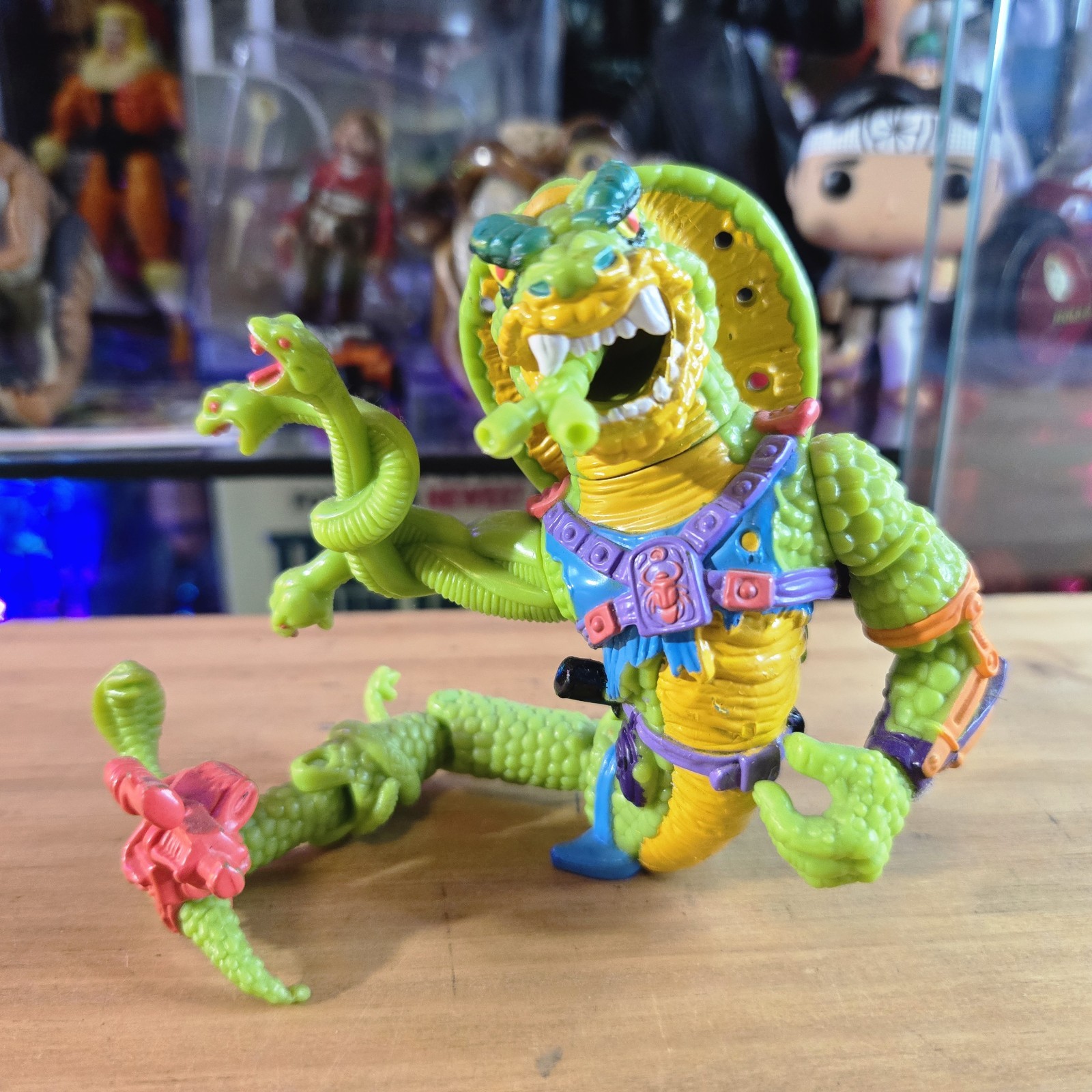 Vintage 1992 TMNT Scale Tail Action Figure Complete with File Card