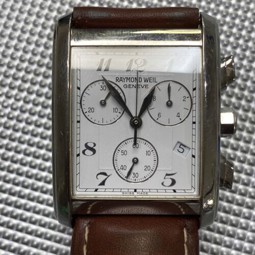 DHgate.com:Black Chronograph Quartz Watch with Lefty Crown