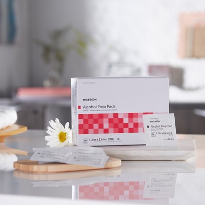 McKesson Sterile Alcohol Prep Pad Medium Nonwoven Gauze 58-204 Case of 4000