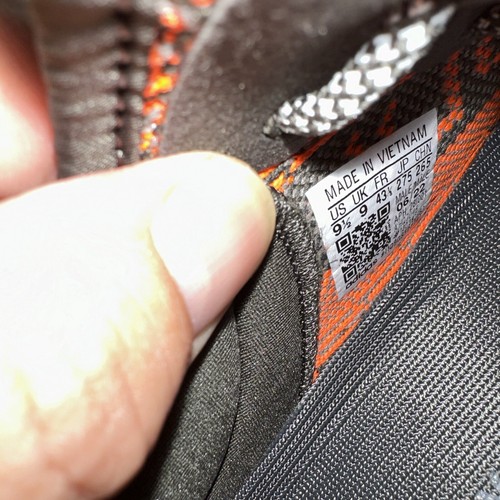 ADIDAS ORIGINALS SIZE 9.5 - ADIDAS YEEZY BOOST 350 V2 LOW CARBON BELUGA