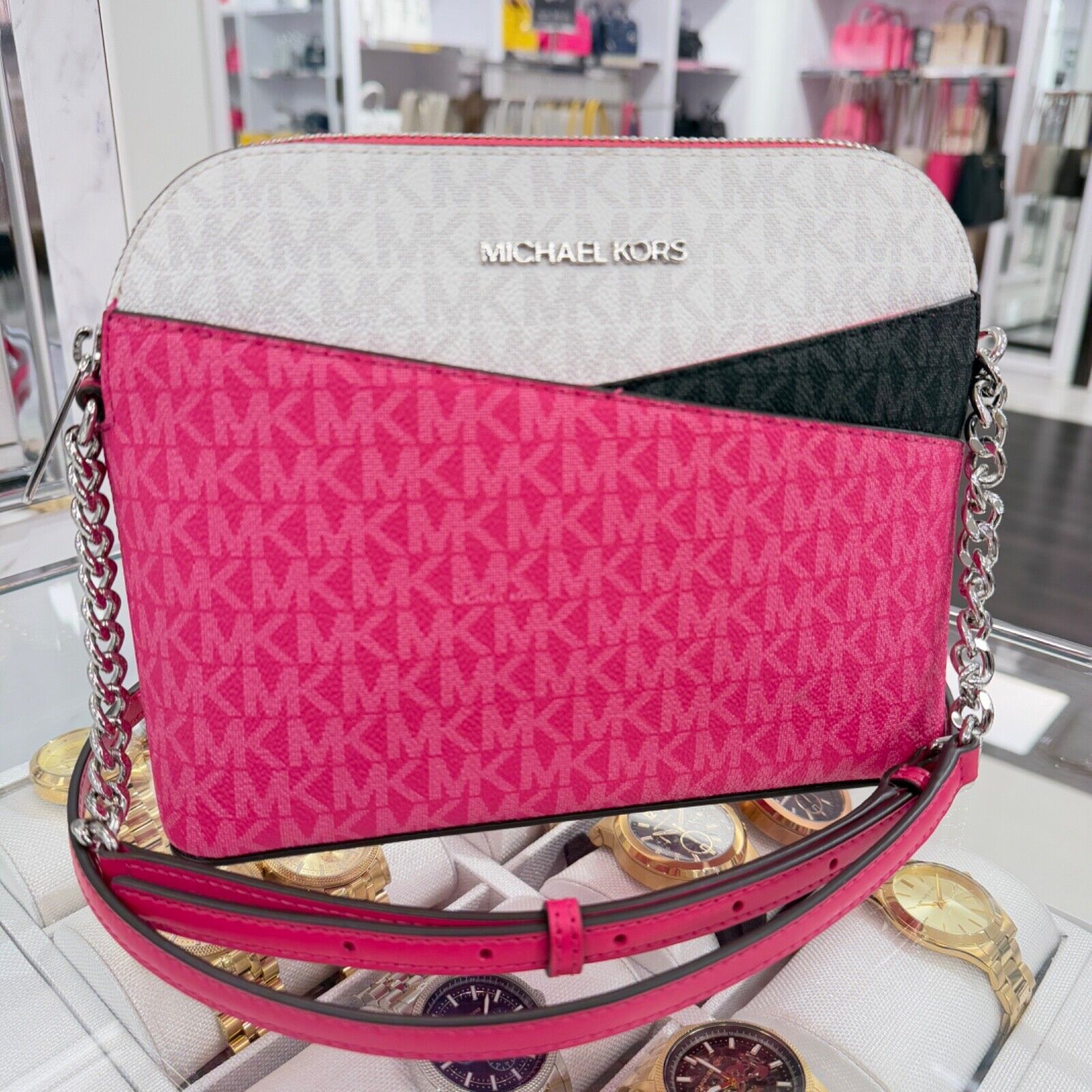 Michael Kors Jet Set Travel MD Dome Crossbody Bag Signature Michael Kors Jet Set Travel MD Dome Crossbody Bag Signature