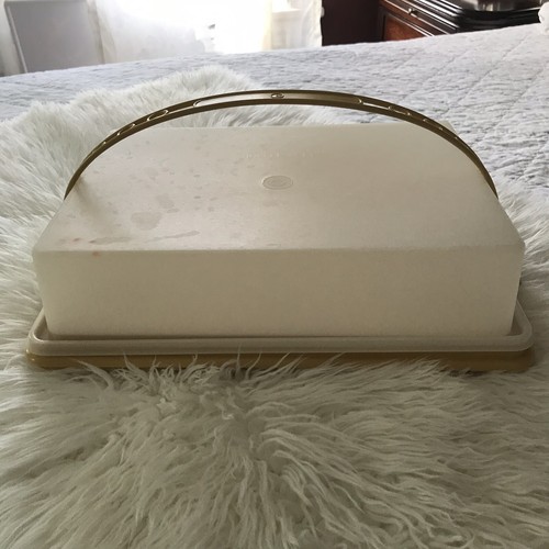 Vintage Tupperware Harvest Gold Rectangle Cake Carrier w/ Handle, 11