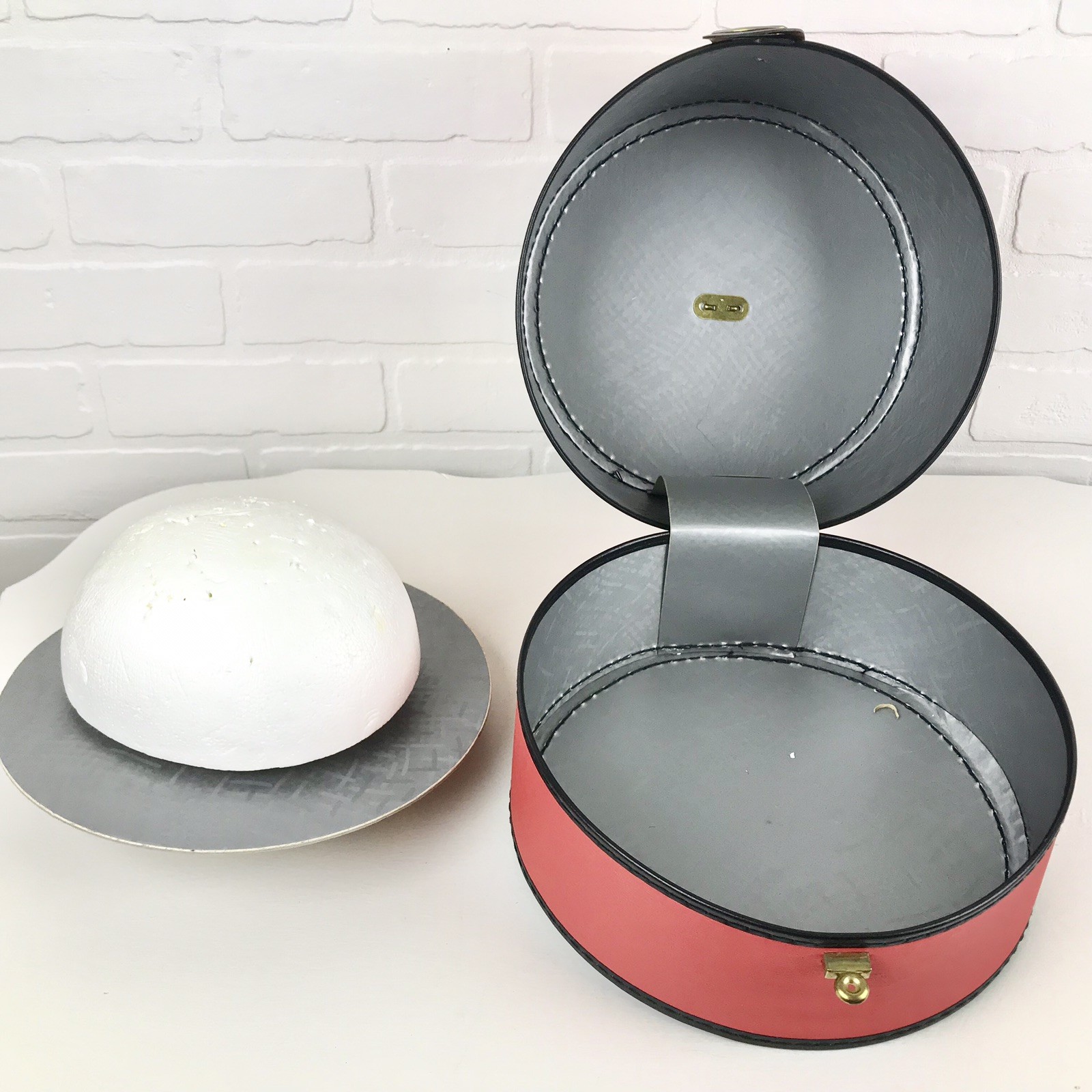 Vintage Retro Round Wig Carry Case Hat Box Travel Storage Red Black Handle