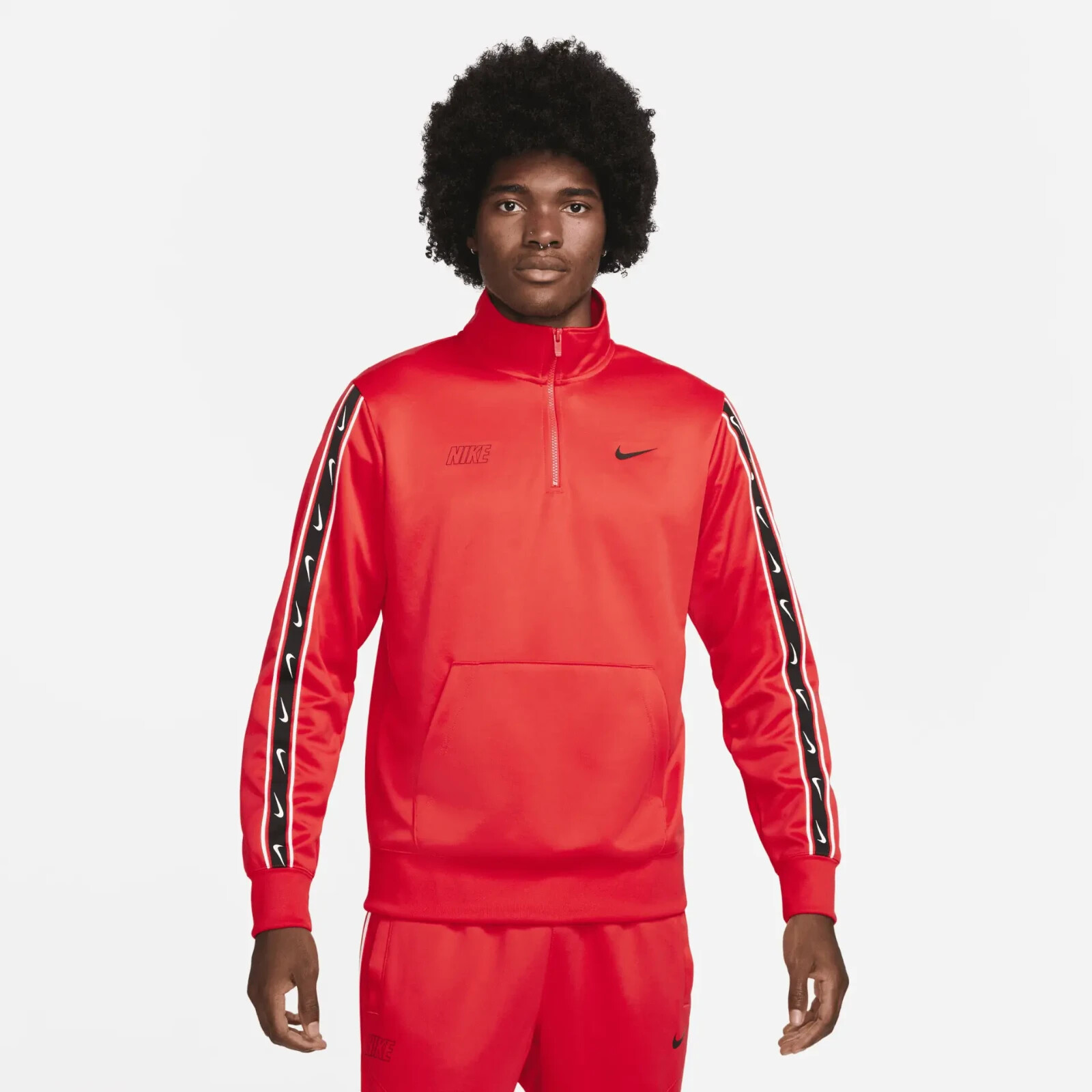 

Мужская футболка Nike Sportswear с молнией до половины длины с повторяющимся логотипом размера , красная NWT, Красный, Nike Sportswear