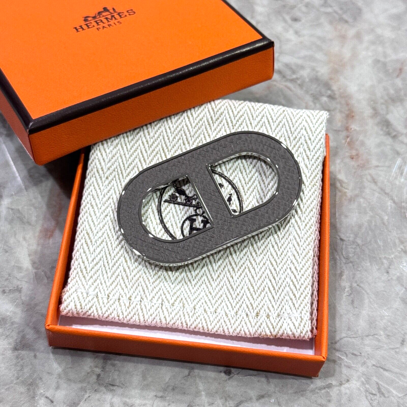 HERMES　エルメス　Chaine d'Ancre Badge ブローチ HERMES】シェーヌダンクルブローチChaine d'Ancre エルメス