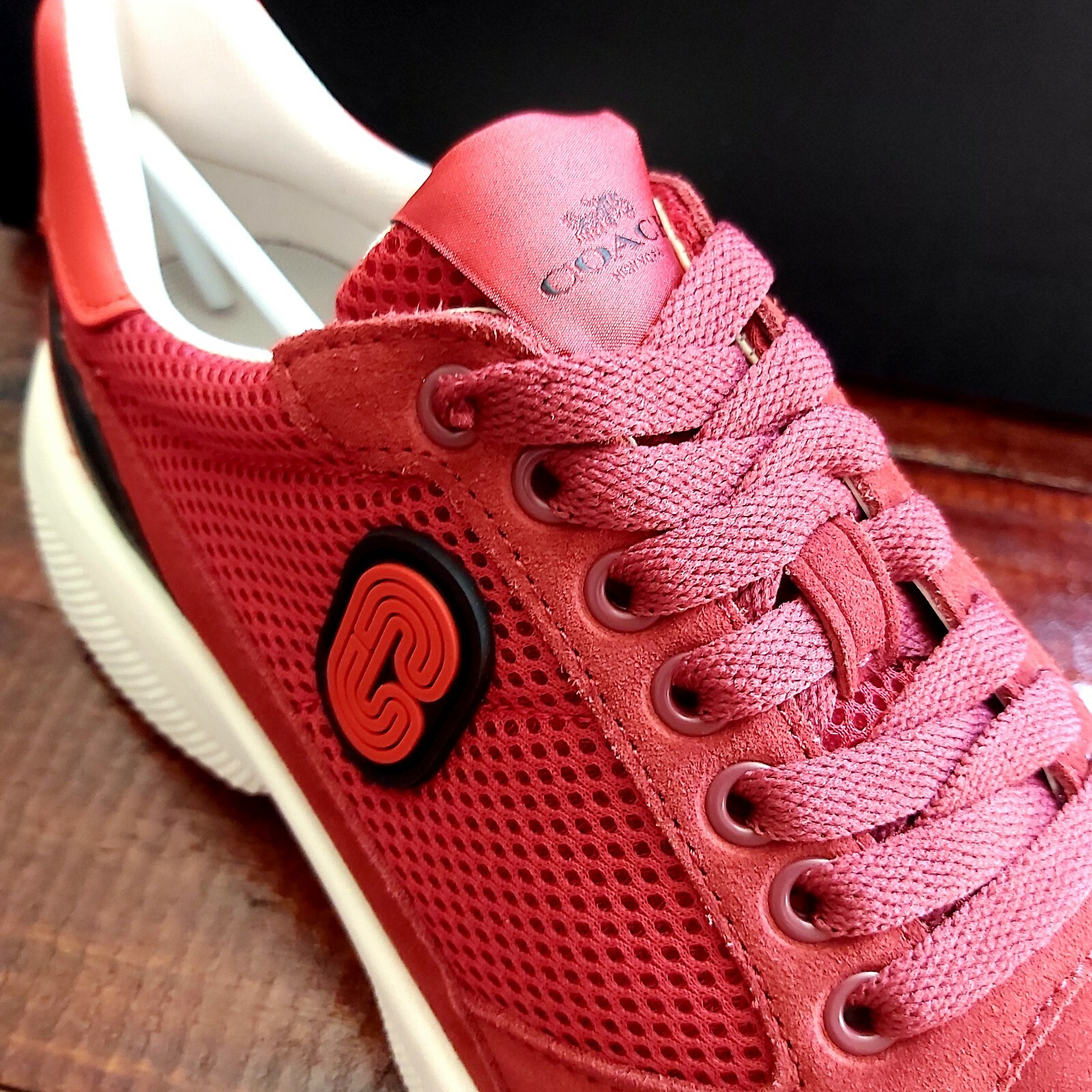 c152 tech runner black