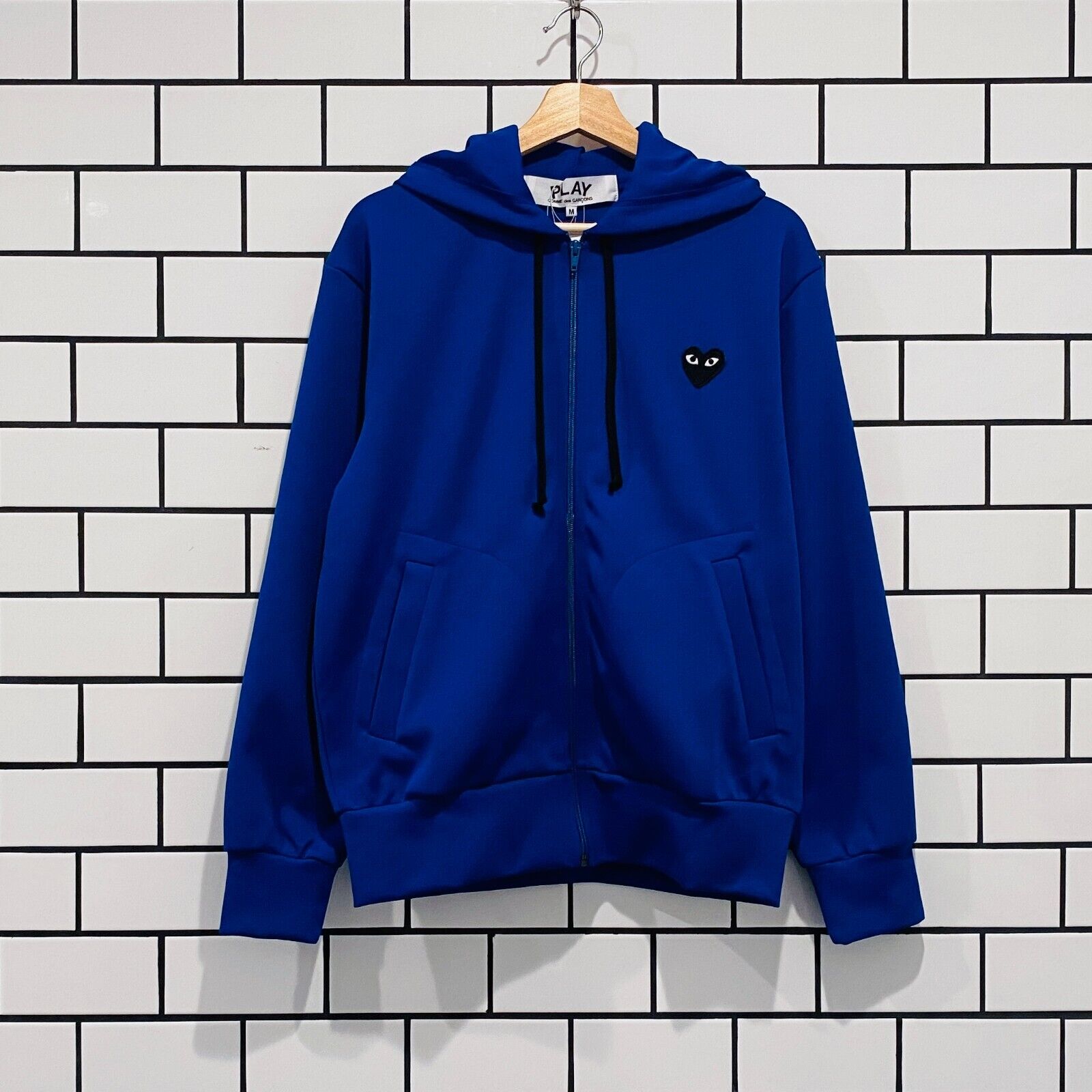 COMME DES GARCONS CDG PLAY BLACK HEART BIG LOGO ZIPPED COMME DES GARCONS CDG PLAY BLACK HEART BIG LOGO ZIPPED
