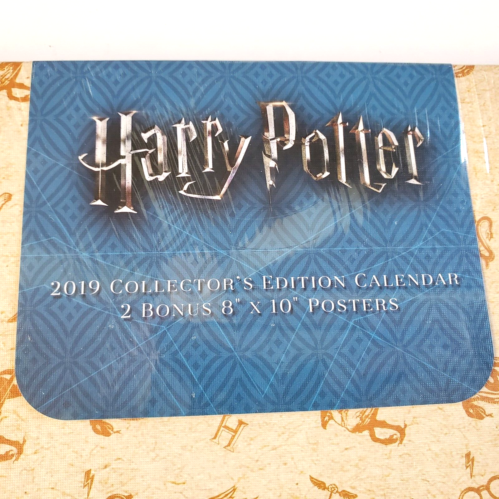 ::Harry Potter 2019 Collector's Edition Calendar Plus 2 Bonus 8 x 10 Posters NEW