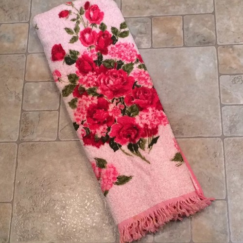 Vintage JC Penney Pink Floral Bath Towel Kitsch Cotton NOS Fashion Manor