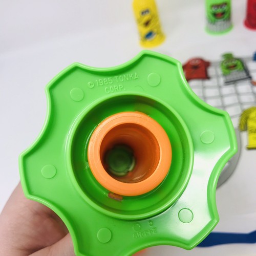 ??Vtg 1985 Playskool Play Doh Sesame Street Fuzzy Pumper Barber Hair Cut Set