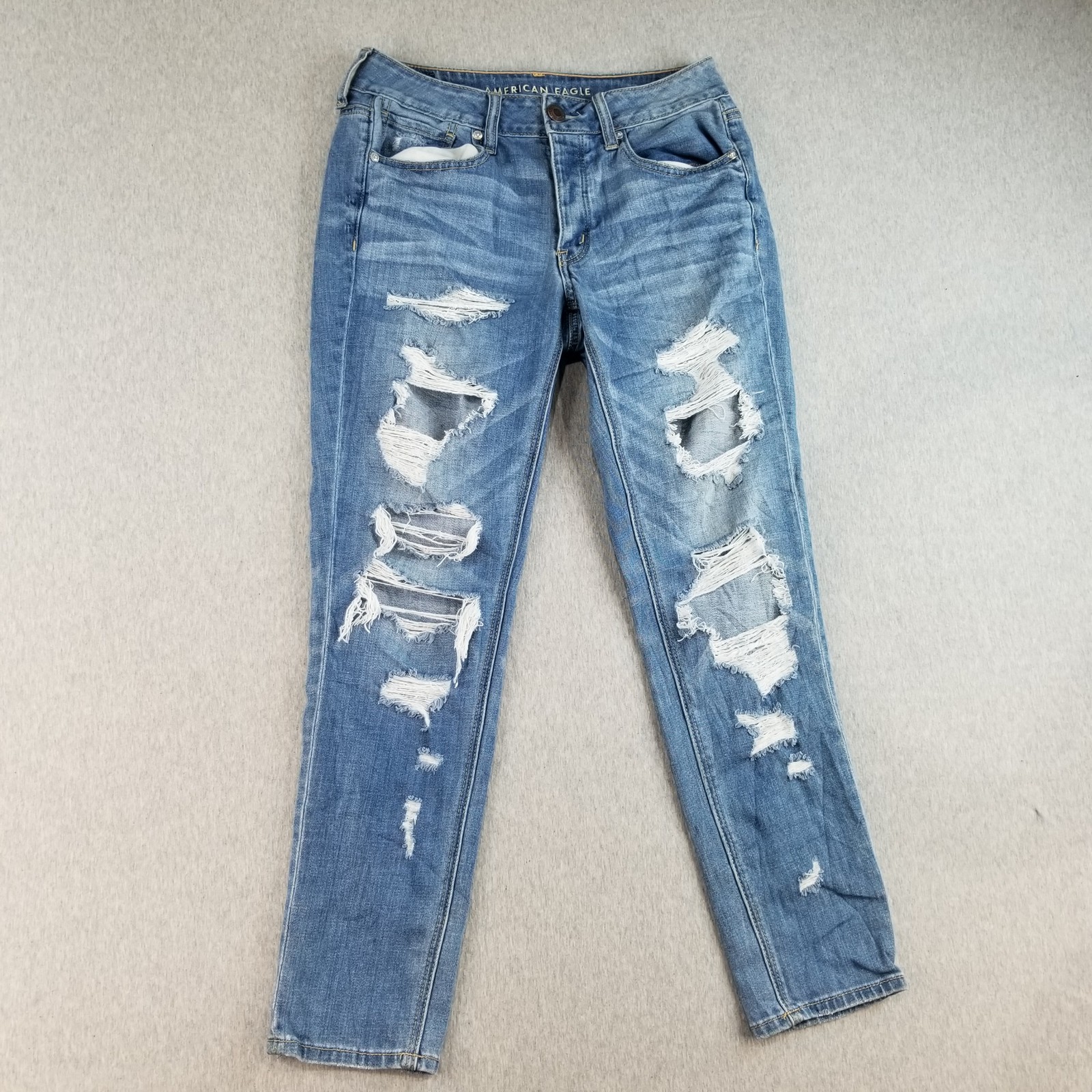 American Eagle Jeans Womens Sz 2 Short Tomgirl MedWash Normcore Cute Trendy Nice