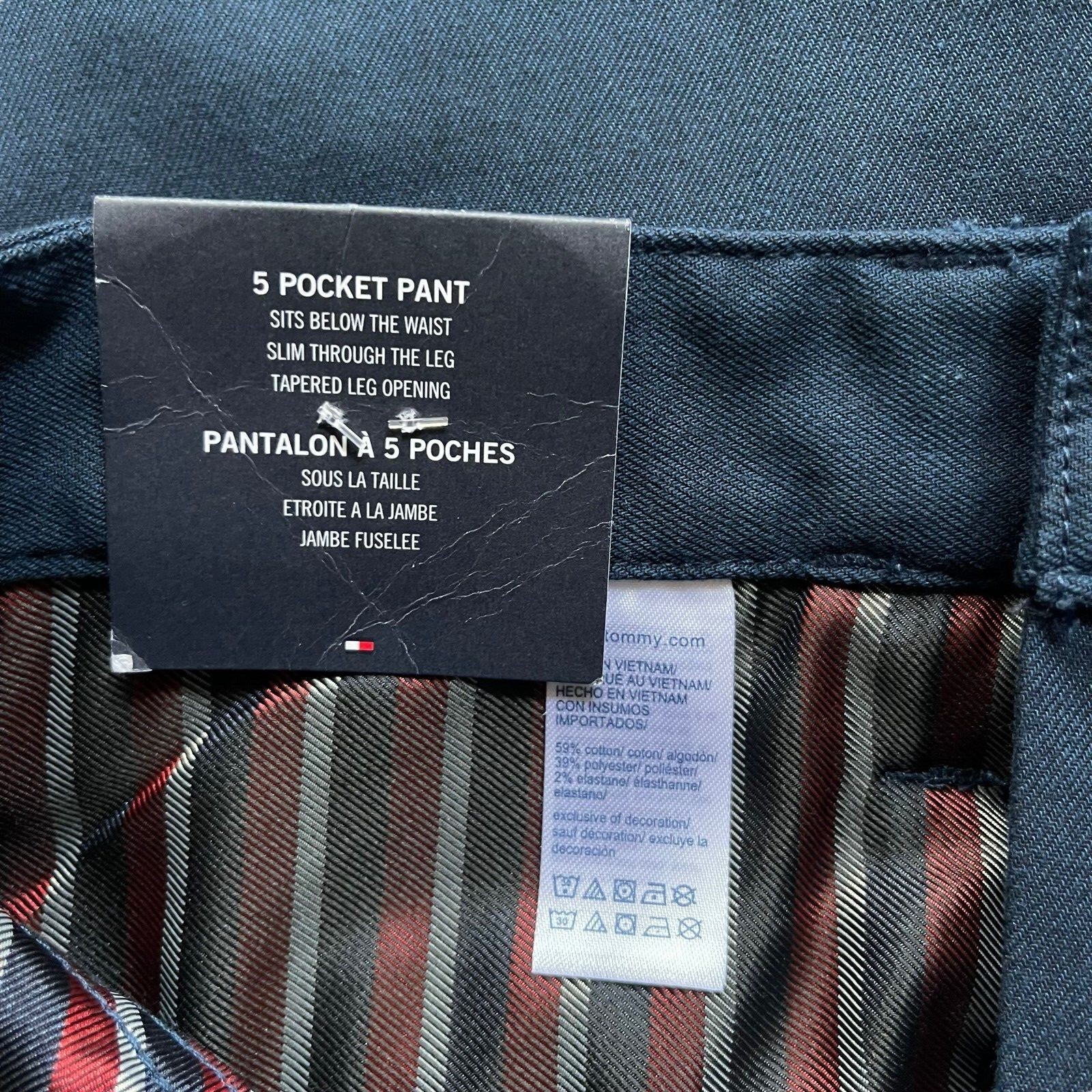 NWT Tommy Hilfiger Mens Stretch Slim Fit Tapered Leg Quick Dry Twill Chino Pants