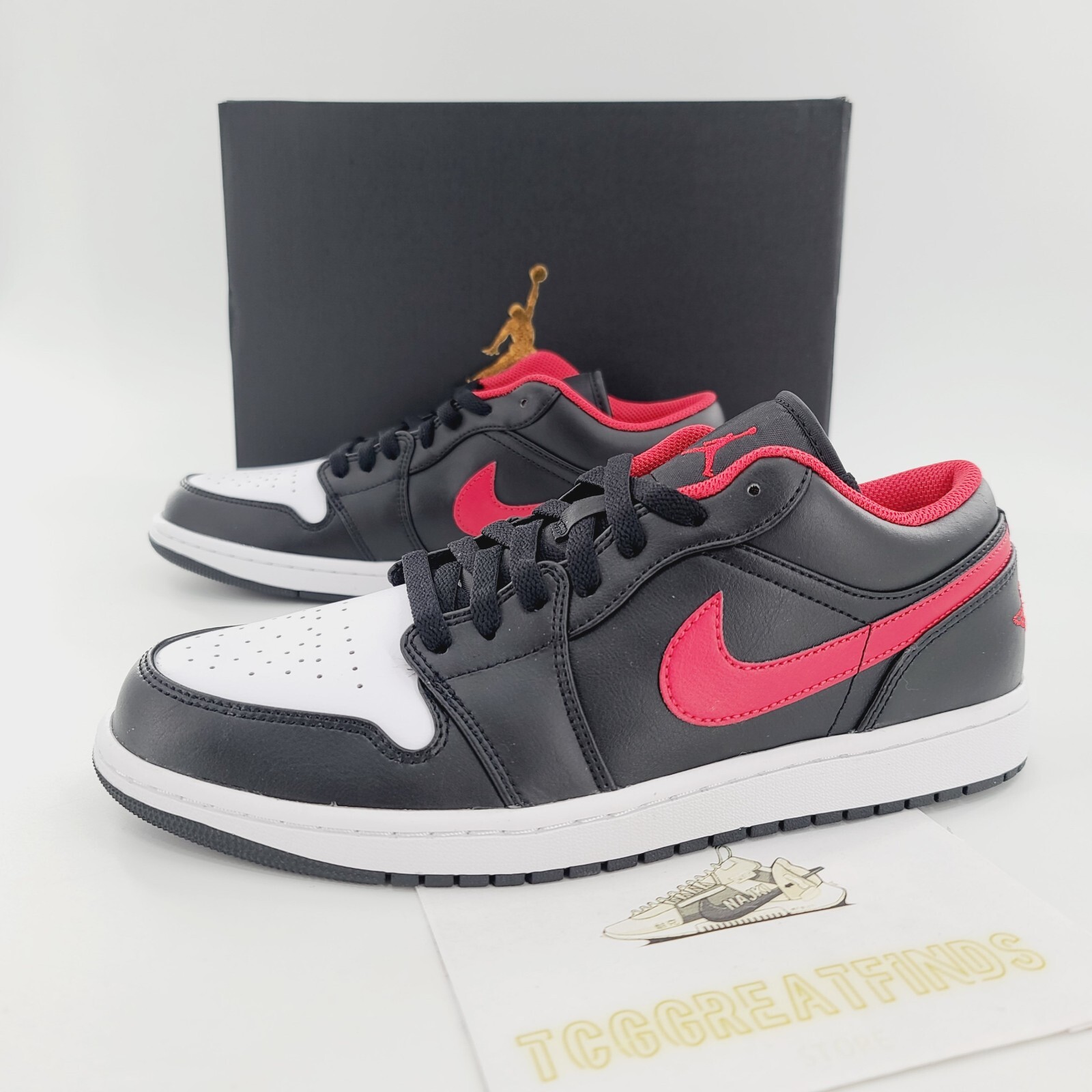 ★NIKE★Jordan 1 Black Fire Red★送料・関税込★ Nike Men's Air Jordan 1 Low Shoes - Black / White / Fire Red