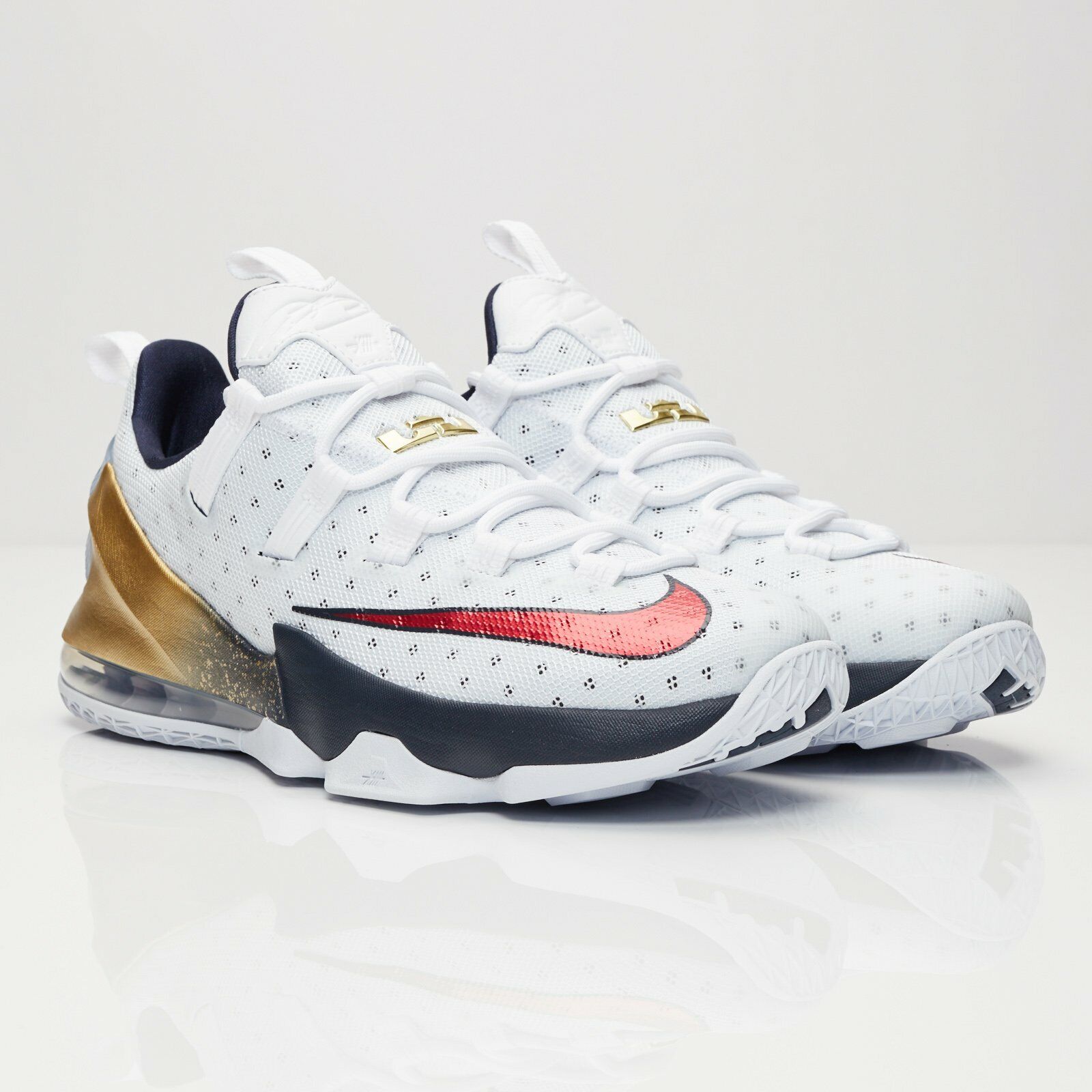 Nike LeBron 13 XIII Low USA Gold Medal Size 15. 831925-164 Nike LeBron 13 XIII Low USA Gold Medal Size 15. 831925-164