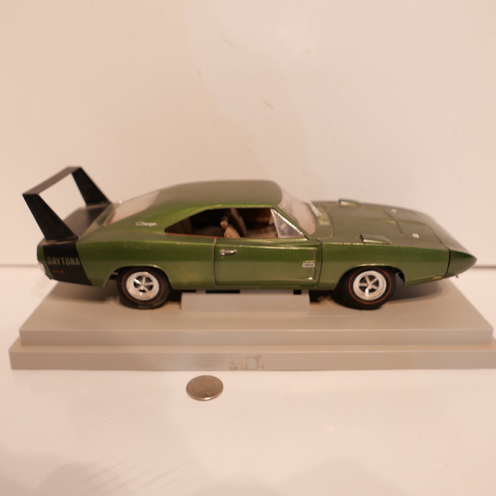 Ertlアーテル/'68 Dodgeダッジ Chargerチャージャー 1/18 Yahoo!オークション - アーテル オーセンティック 1/18 1968