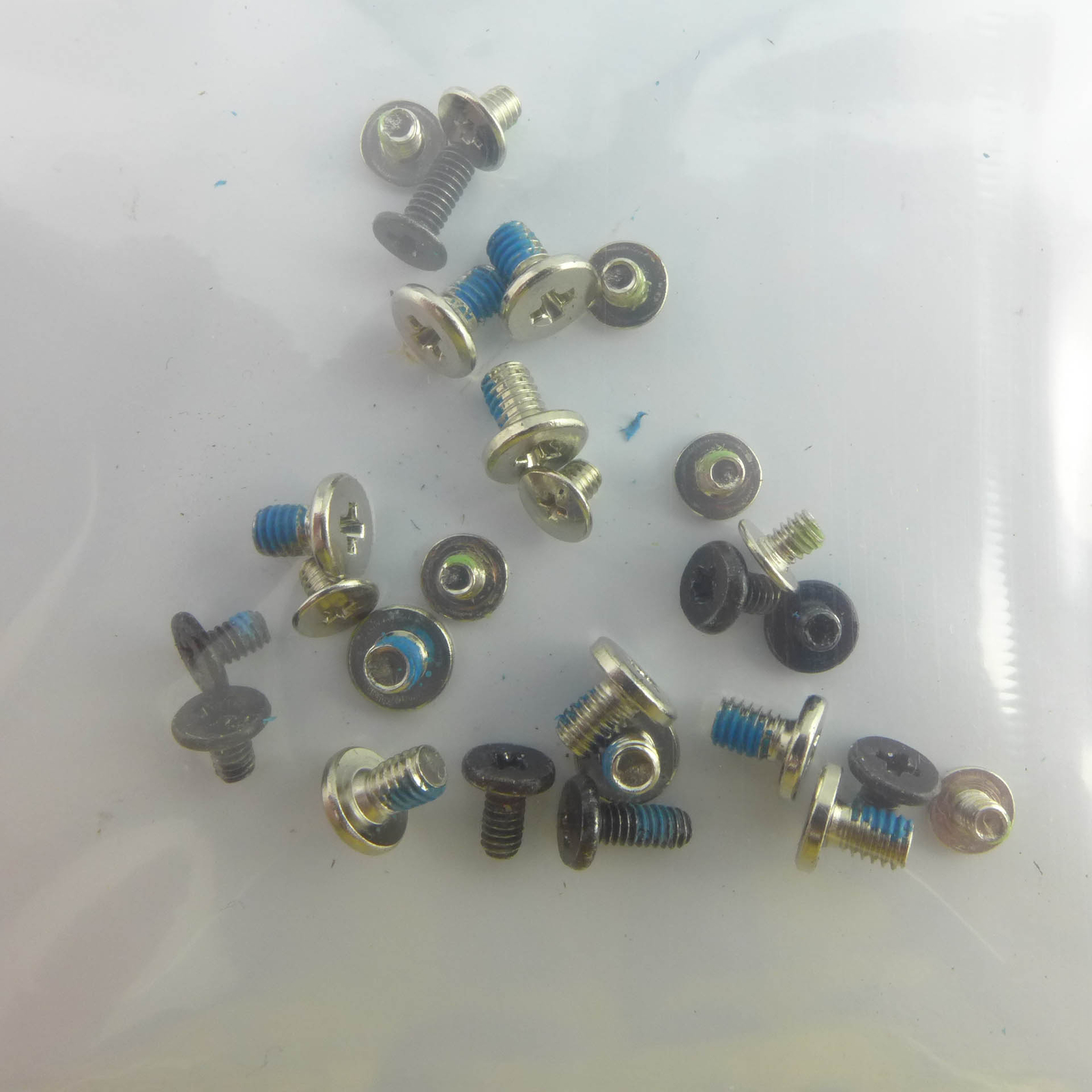 ORIGINAL Fujitsu Lifebook U904 Schrauben Satz    screw set ✅