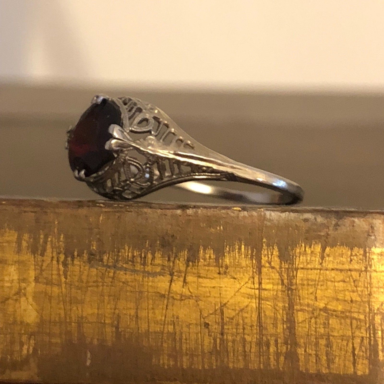 Vintage 10K White Gold & Garnet Art Deco Ring Size 8.5